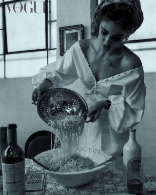 Taylor Hill – Vogue Mexico March 2021 Photos