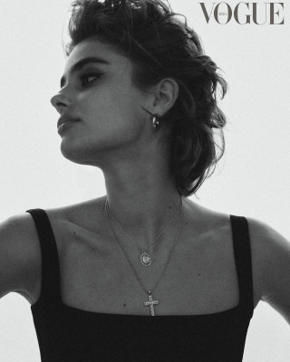 Taylor Hill – Vogue Mexico March 2021 Photos