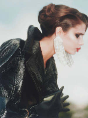 Taylor Hill - Vogue Paris
