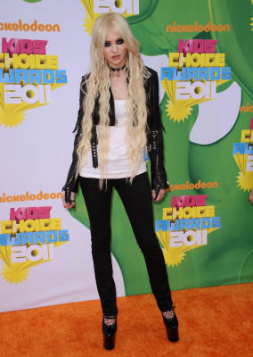 photo 8 in Taylor Momsen gallery [id381323] 2011-04-06 00:00:00