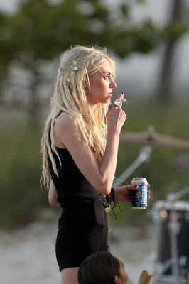 Taylor Momsen pic #726010