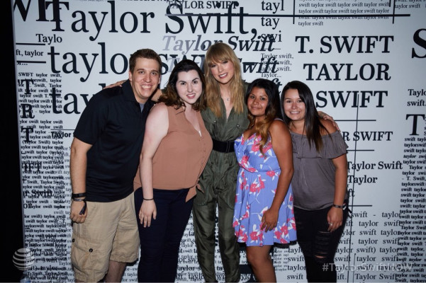 Taylor Swift - AT&amp;T in Chicago June 2018