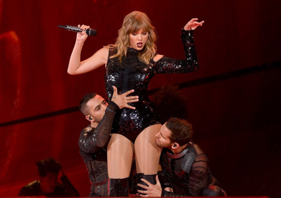 Taylor Swift - Reputation Stadium Tour in Glendale, Arizona 05/08/2018