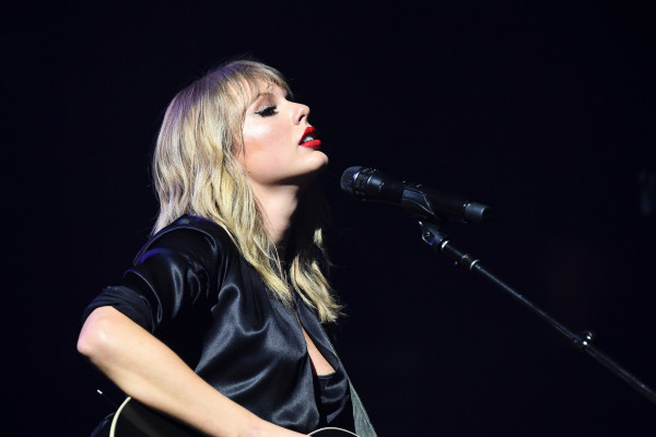 Taylor Swift -  City of Lover Concert in Paris 09/09/2019