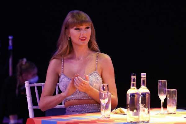 Taylor Swift - Brit Awards in London 05/11/2021