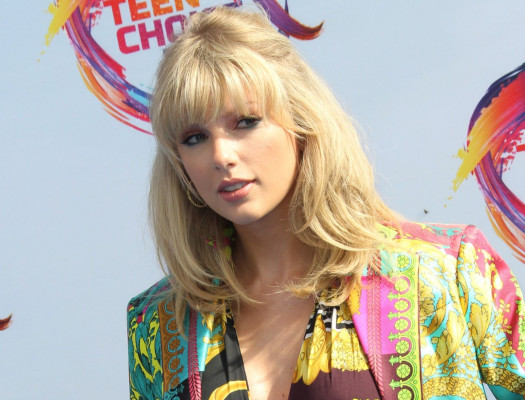 Taylor Swift - Teen Choice Awards in Los Angeles 08/11/2019