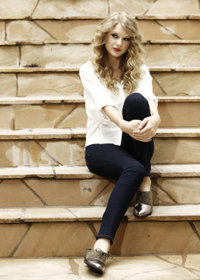 photo 9 in Taylor Swift gallery [id310405] 2010-11-03 00:00:00