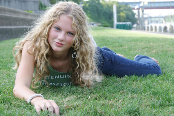 Taylor Swift - Andrew Orth Photoshoot in Avalon, New Jersey (2004)