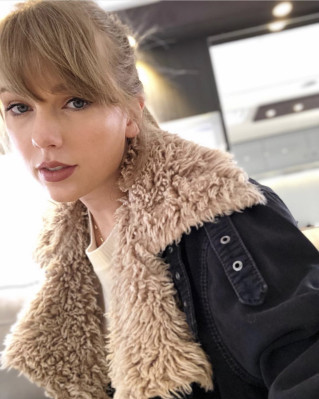 Taylor Swift - Instagram 01/28/2019