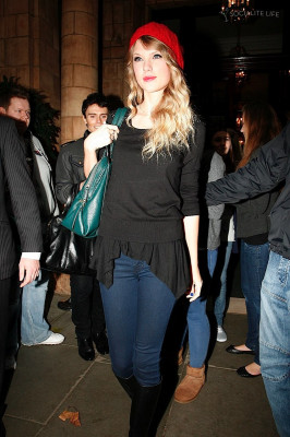 photo 24 in Taylor Swift gallery [id268864] 2010-06-03 00:00:00