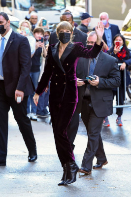 Taylor Swift-&quot;All Too Well&quot; New York Premiere