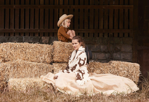 Teresa Palmer - Captain & The Gypsy Kid May 2018