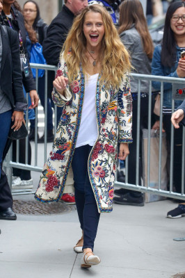 Teresa Palmer – Arrives at AOL Build In New York