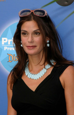 photo 10 in Teri Hatcher gallery [id193811] 2009-10-05 00:00:00