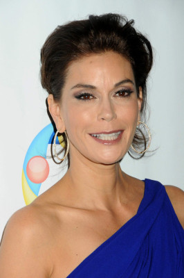 Teri Hatcher pic #302577