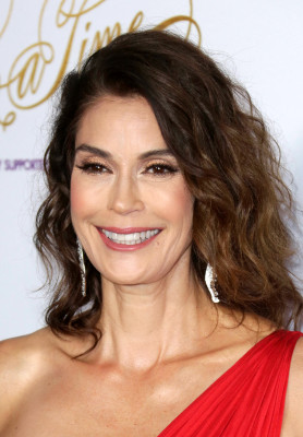 Teri Hatcher pic #958387