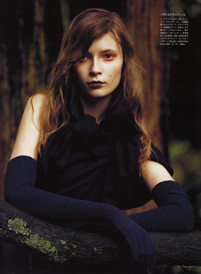 Adina Fohlin &amp;amp; Tiiu Kuik ~ Vogue Nippon December 2003 by Max Vadukul