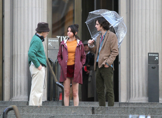 Timothée Chalamet - A Rainy Day in New York (2019) On Set in New York 10/03/2017