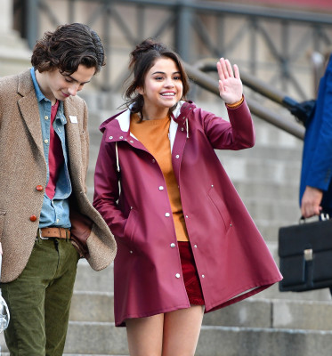 Timothée Chalamet - A Rainy Day in New York (2019) On Set in New York 10/04/2017