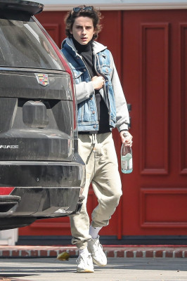 Timothée Chalamet - Toluca Lake, Los Angeles 04/11/2023
