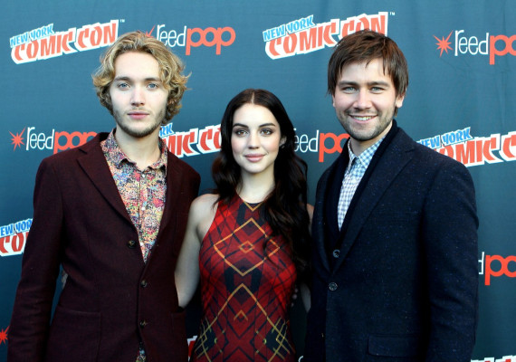 Toby Regbo  pic #745774