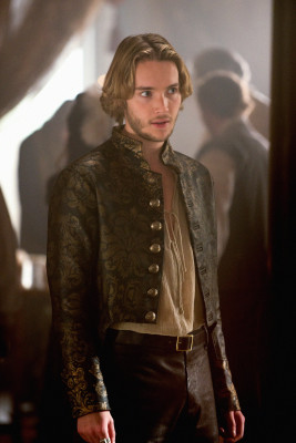 Toby Regbo  pic #738567