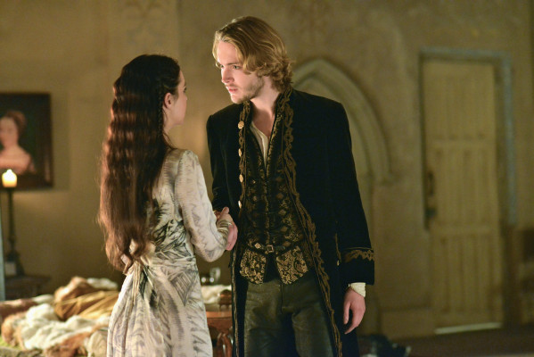 Toby Regbo  pic #738565