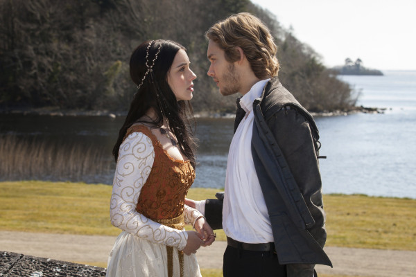 Toby Regbo  pic #742441