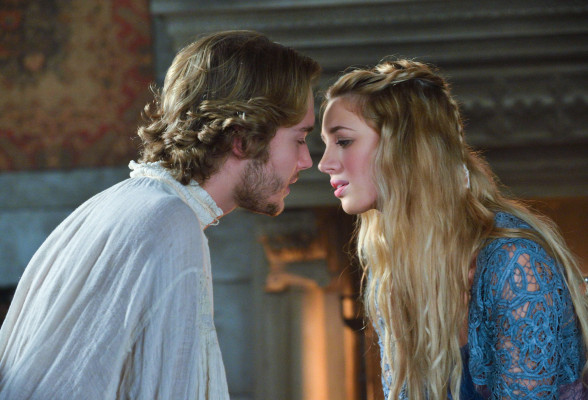 Toby Regbo  pic #742454