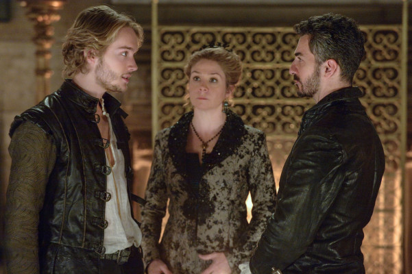 Toby Regbo  pic #742722