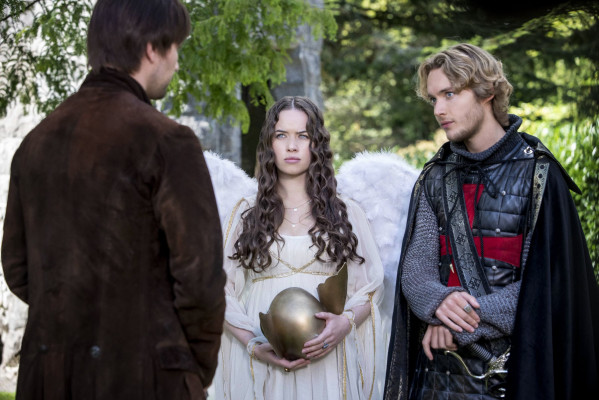 Toby Regbo  pic #742439