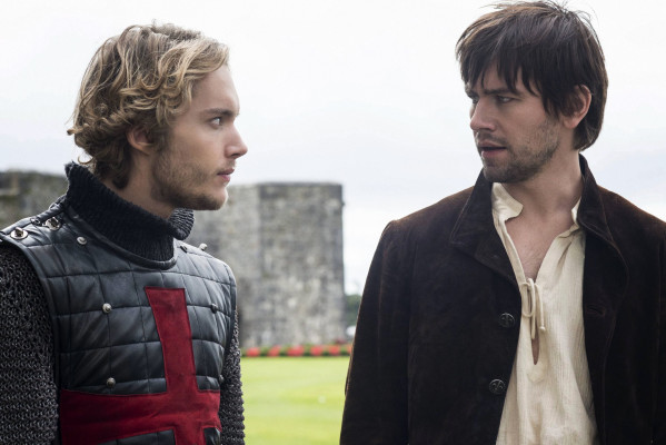 Toby Regbo  pic #742438