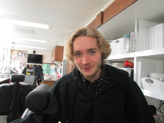 Toby Regbo  pic #739549