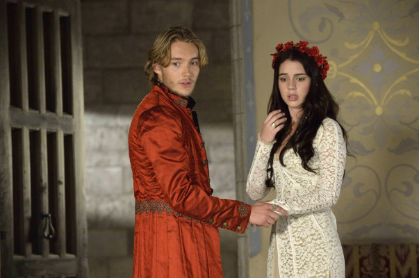 Toby Regbo  pic #742443