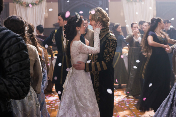 Toby Regbo  pic #743470