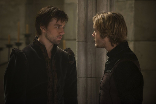Toby Regbo  pic #742728