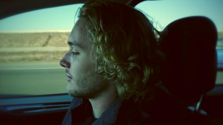 Toby Regbo  pic #737355