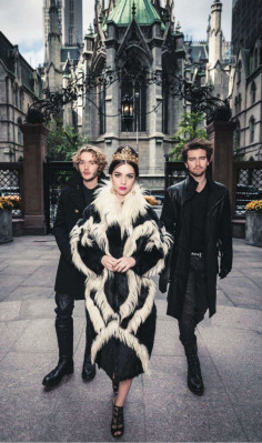 Toby Regbo  pic #738177