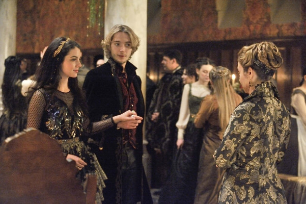 Toby Regbo  pic #737365