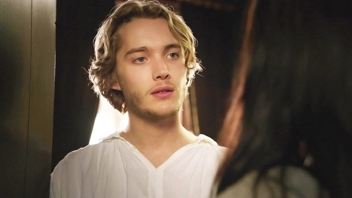 Toby Regbo  pic #739551