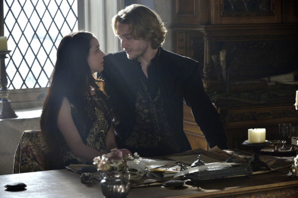 Toby Regbo  pic #737364