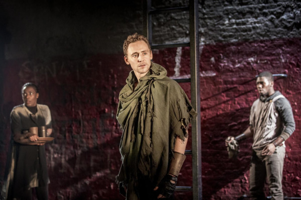 photo 4 in Hiddleston gallery [id686303] 2013-12-23 00:00:00