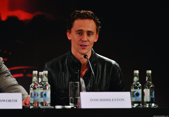 Tom Hiddleston pic #397376