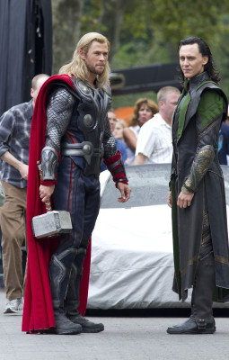 Tom Hiddleston pic #417001