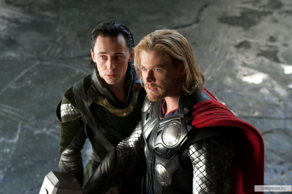 Tom Hiddleston pic #395828