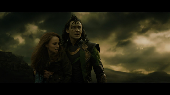 Tom Hiddleston pic #701935