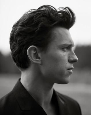 Tom Holland-Esquire,2021