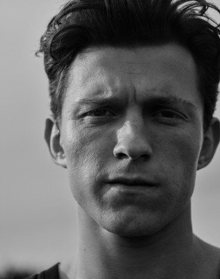 Tom Holland-Esquire,2021