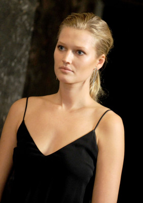 Toni Garrn pic #836971