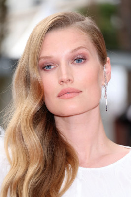 Toni Garrn - Cannes 2022